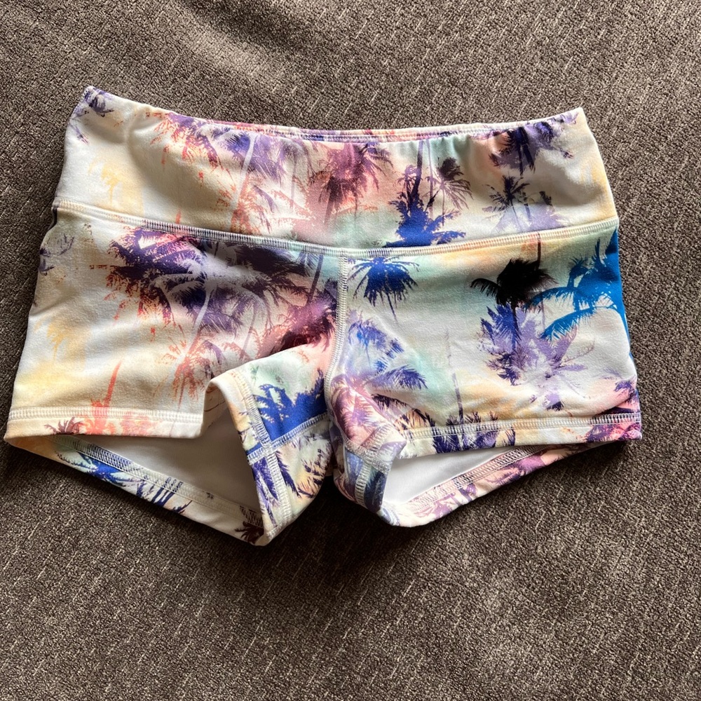 Fleo palm shorts